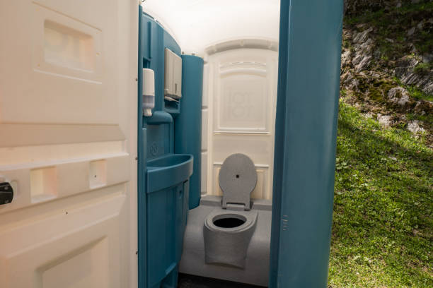 Best Porta potty rental near me  in Fayette, MO